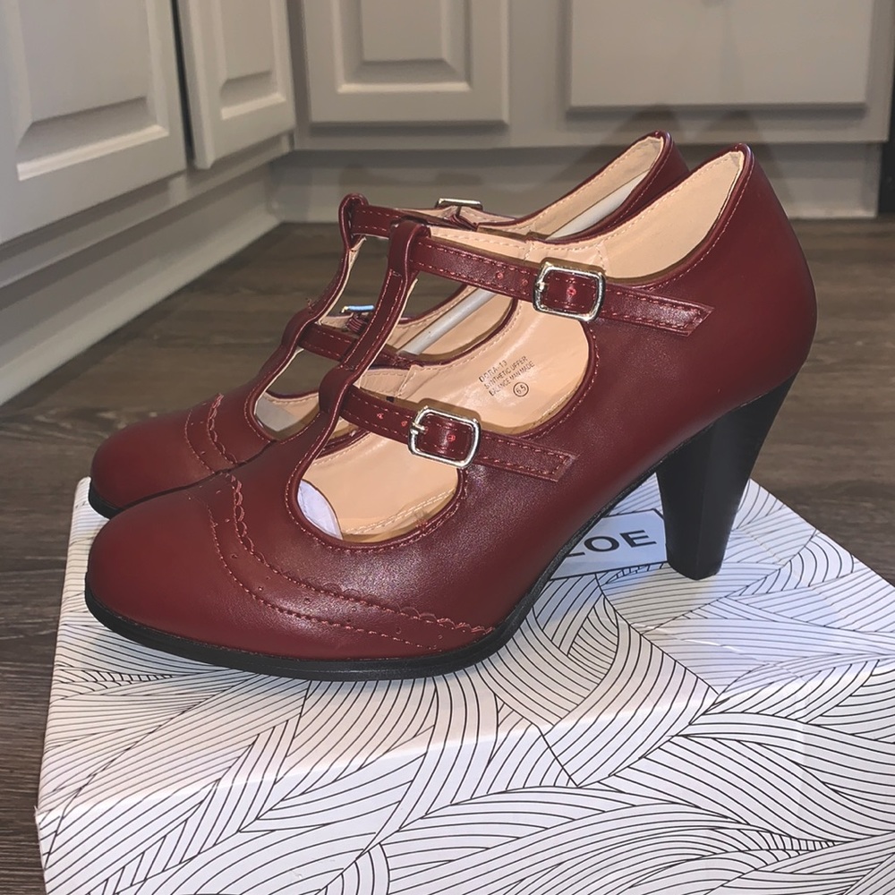Chase + Chloe “Dora” Burgundy Oxford Style Pumps. NEW - in Box. Size 6.5